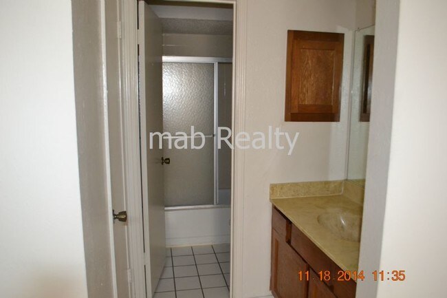 Building Photo - 8109 Skillman St