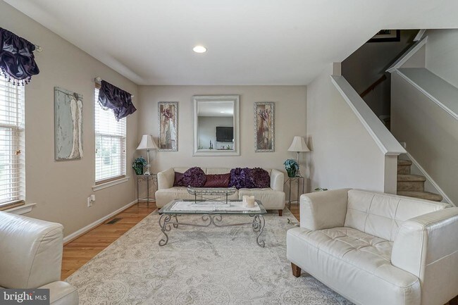 Building Photo - 15 Candlestick Ln