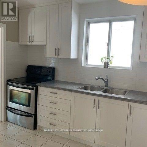 Building Photo - 72 McGillivray Ave