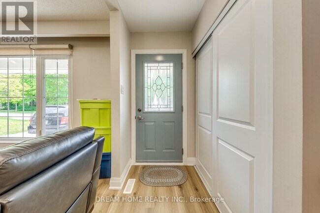 Building Photo - 69 Culham St
