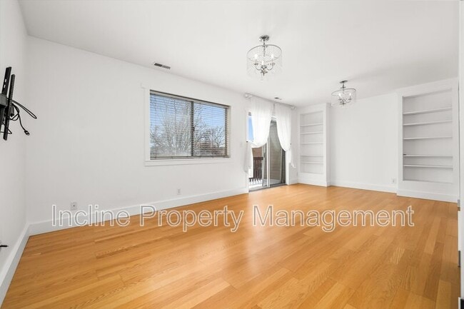 Building Photo - 147 W 905 N