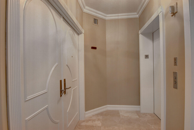 Building Photo - 3700 S Ocean Blvd