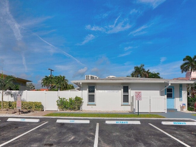 Building Photo - 101 Sandal Ln