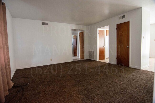 Foto del edificio - 2 Bedroom 1 Bath - all bills paid