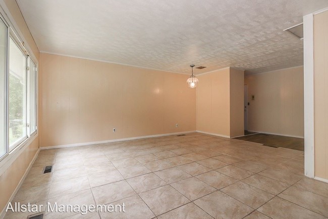 Building Photo - 3 br, 1 bath House - 2171 Belvoir Blvd