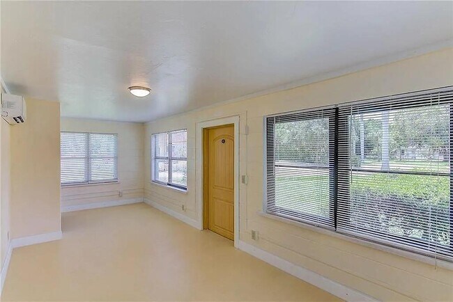 Foto del edificio - 408 3rd Ave E