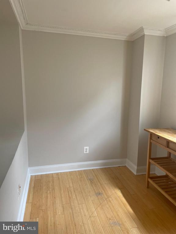 Foto del edificio - 550 Hobart Pl NW