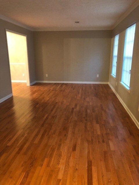 Building Photo - LARGE 4br/2.5ba - GREAT DECATUR LOCATION!!...
