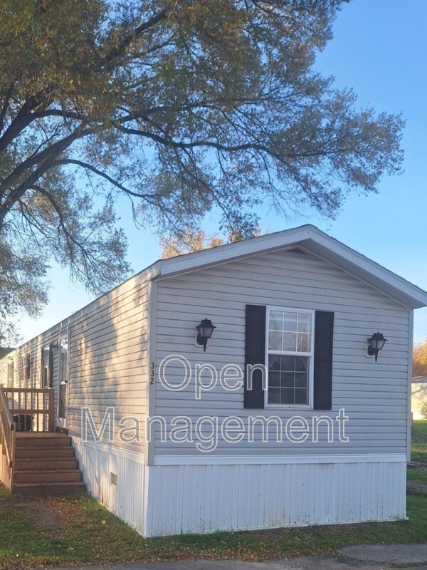 Primary Photo - 301 Mantle Ave