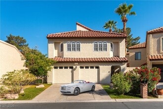 Building Photo - 2845 Queens Courtyard Dr