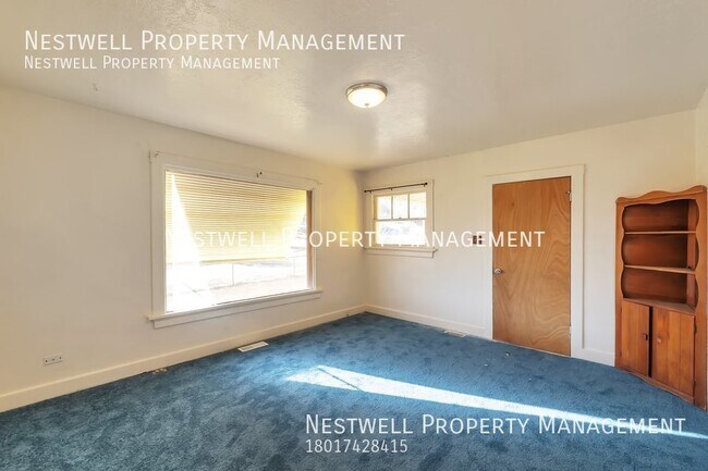 Foto del edificio - Great 5-bed Home in Copperton