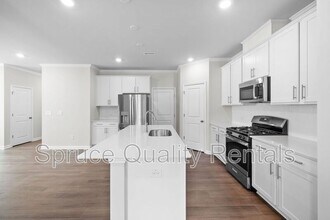 Building Photo - 1103 Red Wing Dr