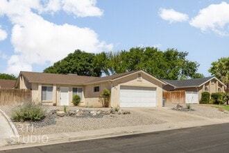 Building Photo - 487 N 2360 E