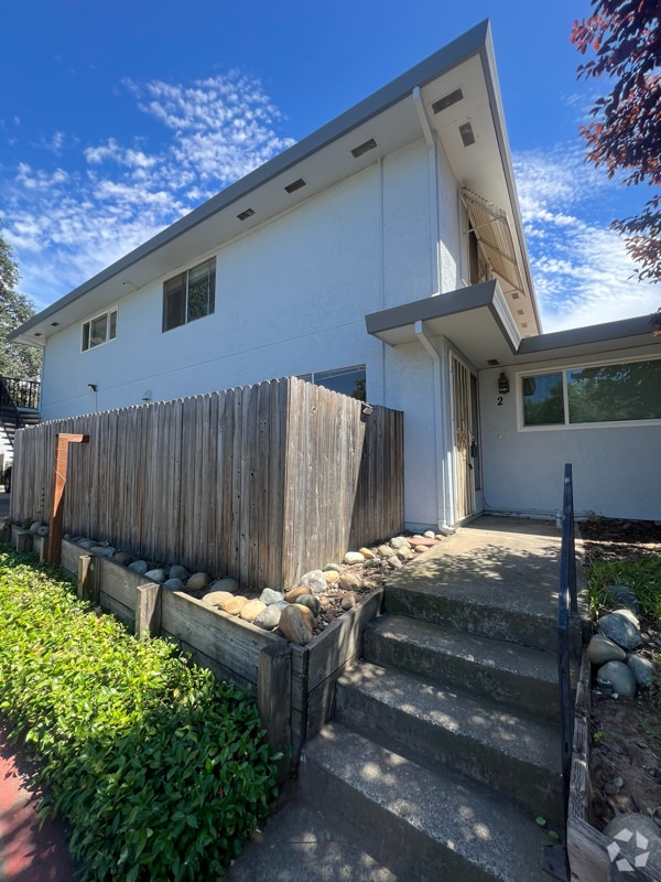 Building Photo - 4722 Greenholme Dr