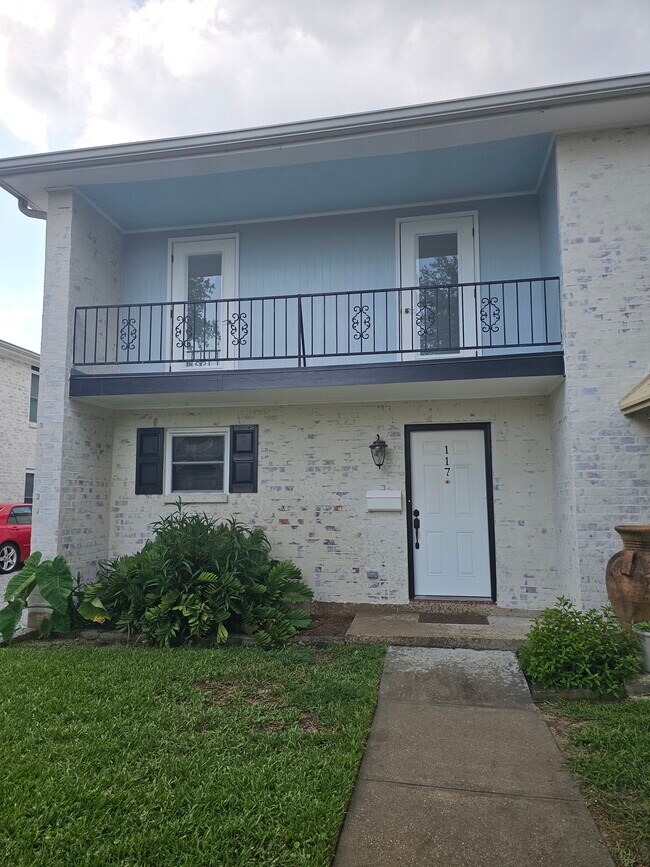 View from curb - 117 28th St