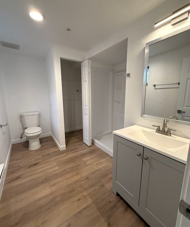 Foto del edificio - 2 weeks free!! 5080B E Warren Ave, Unit 52...