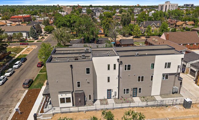 Photo - Luxurious New 2 bed 2.5 bath Townhome in S...