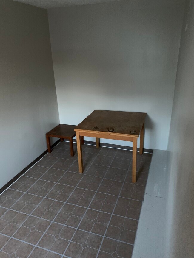 Office Room - 7738 Emerson Road