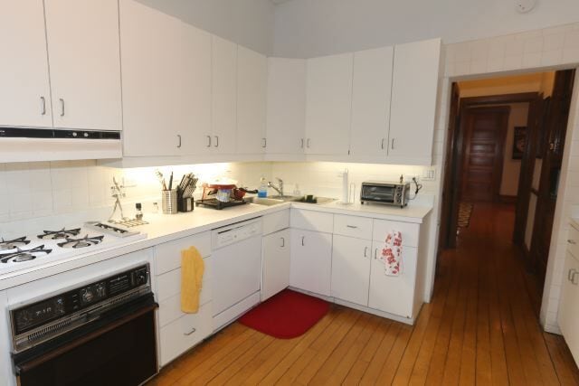 Building Photo - 2661 N Burling St