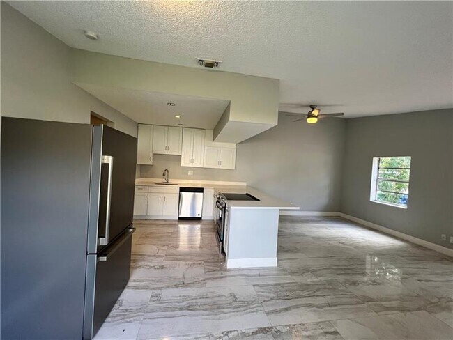 Building Photo - 4371 NW 80th Ave