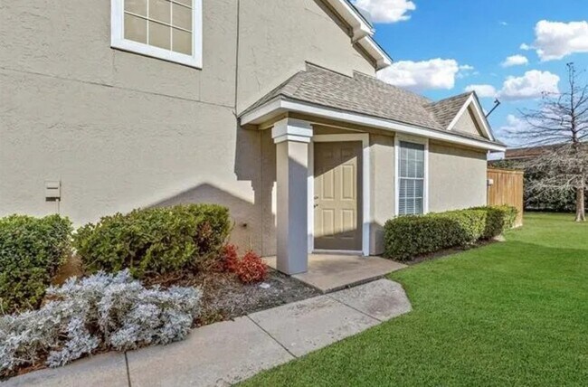 Foto del edificio - 8400 Hickory St