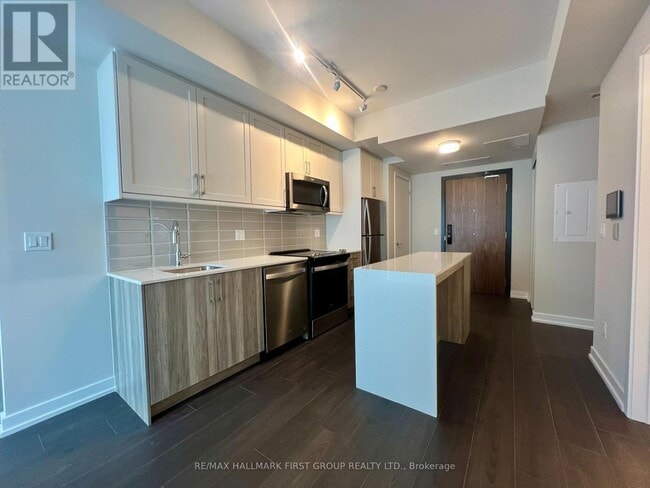 Photo du bâtiment - 201 Brock St S