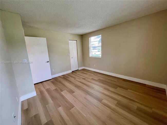 Building Photo - 1253 SW 46th Ave