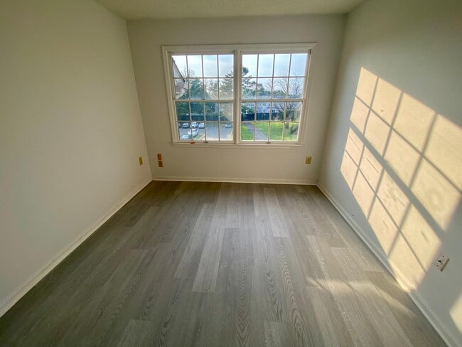 Building Photo - 1037 Edpas Rd