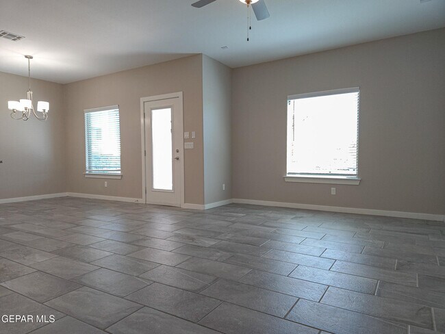 Foto del edificio - 2704 Tierra Oasis St