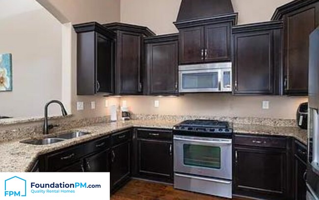 Foto del edificio - 877 Winterfalls Trl