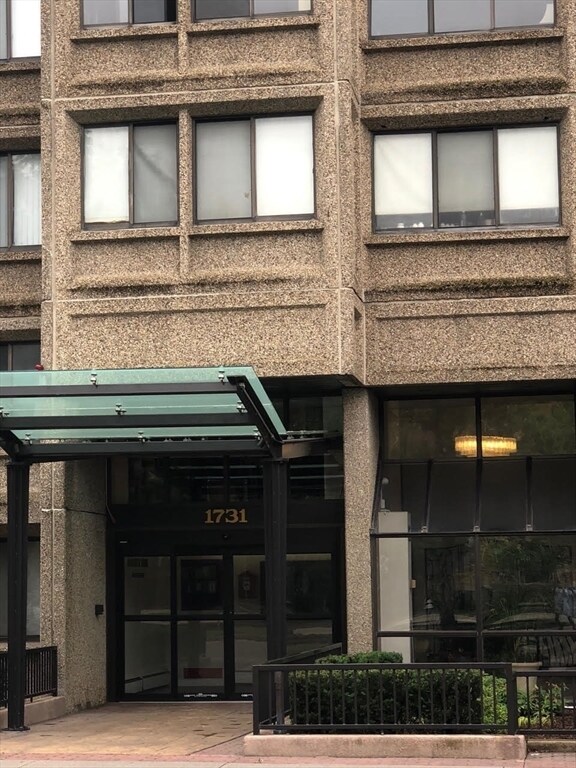 Foto del edificio - 1731 Beacon St