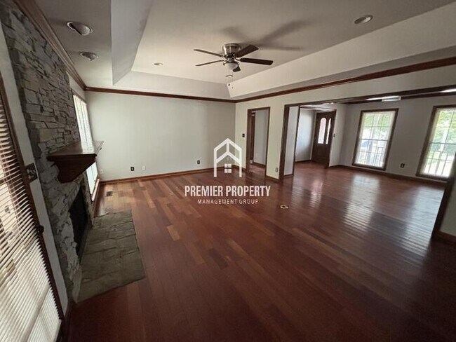 Foto del edificio - 1991 Russet Hill Ln