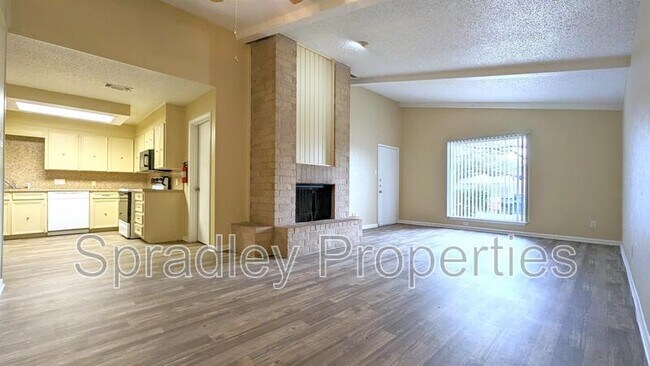 Foto del edificio - 3806A Shallow Ford Rd