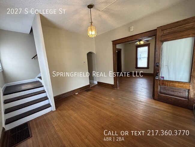 Building Photo - 2027 S College St