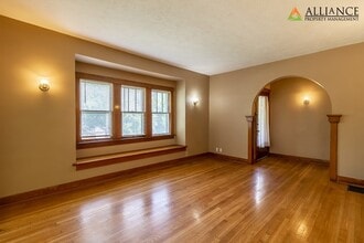Building Photo - 208 S M.L.K. Jr Dr