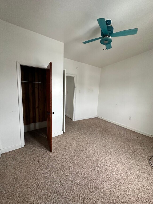 Foto del edificio - 1326-1330 N Washington Street