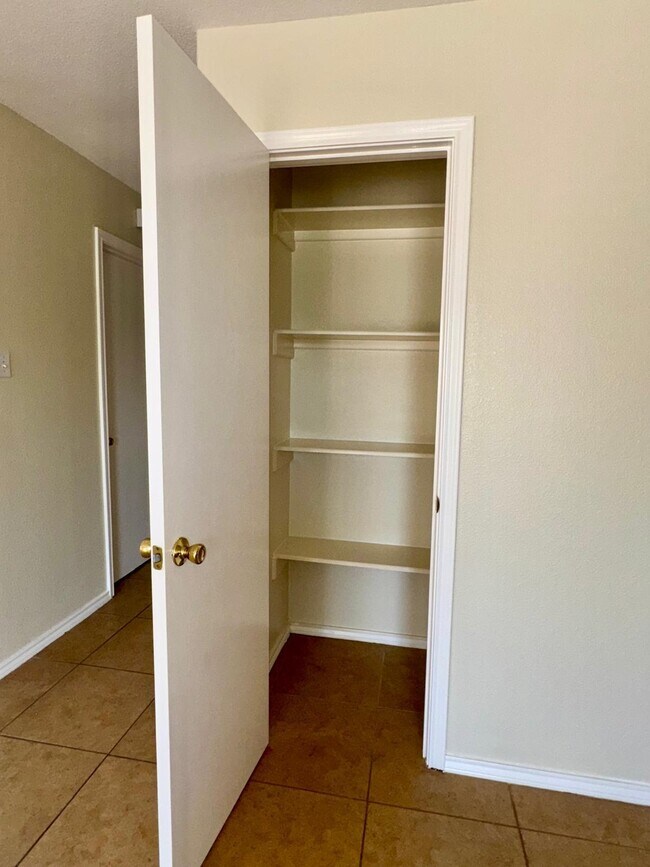 Foto del edificio - 3807 Katiana Dr