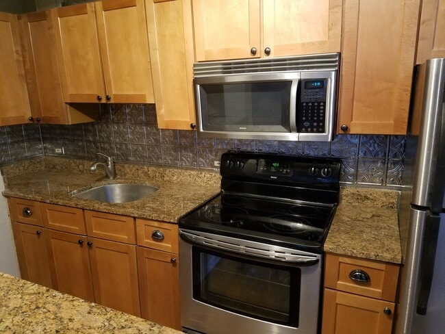 Building Photo - 4180 N Marine Dr