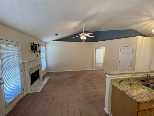 Building Photo - Nice 3 bed 2 bath home in Lithonia close t...