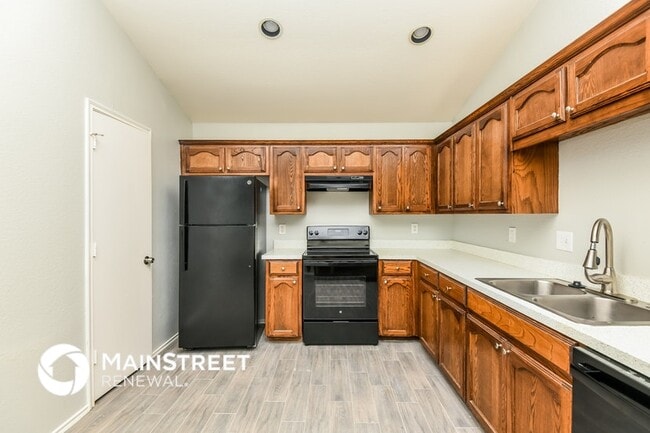 Foto del edificio - 1104 Maplewood Ln