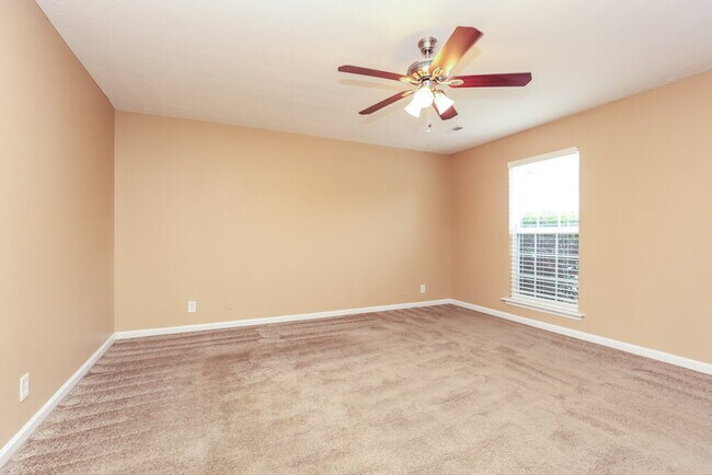 Building Photo - 673 Legacy Dr