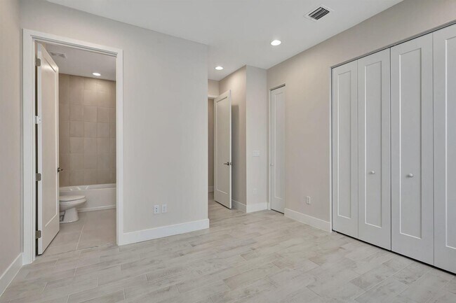 Building Photo - 4973 Coquina Pl