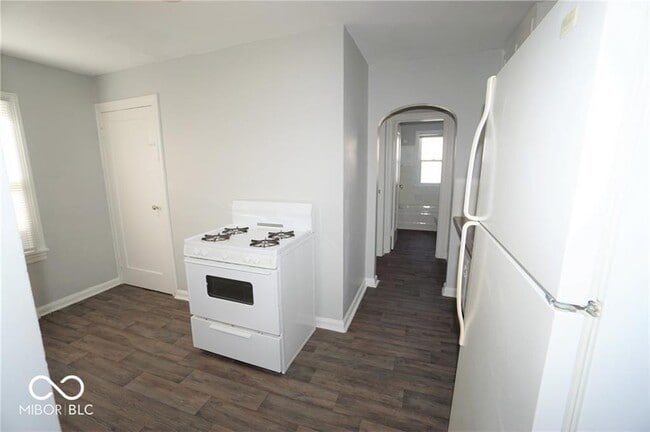 Building Photo - 1306 N Chester Ave