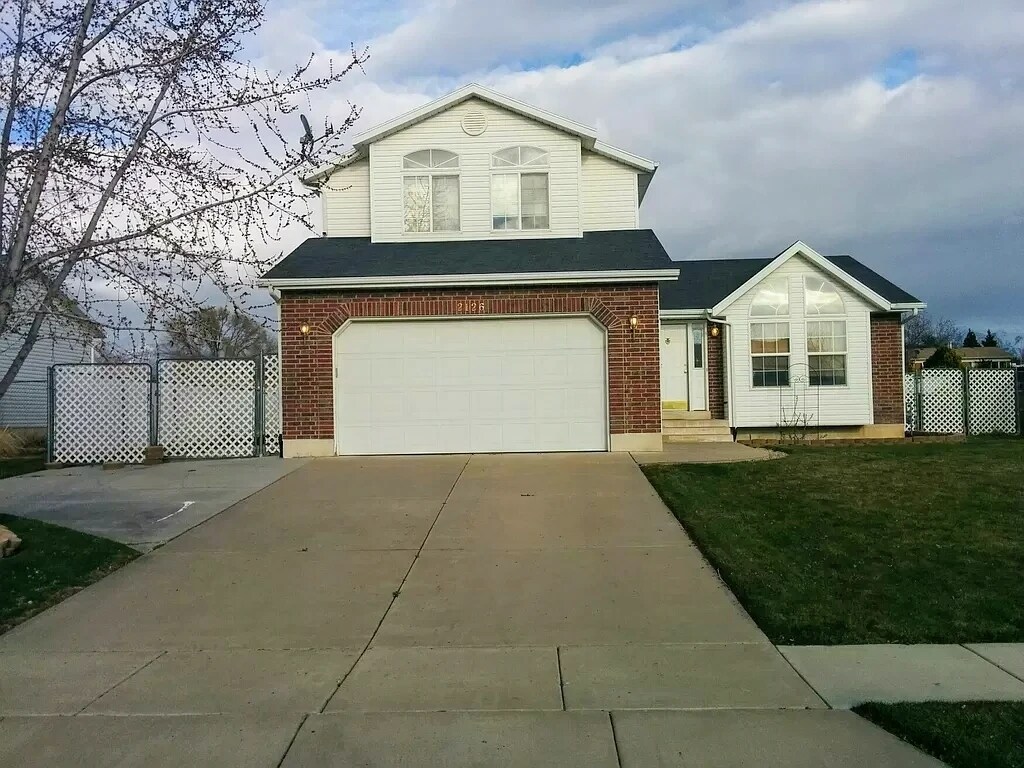 Primary Photo - 2126 N 750 W