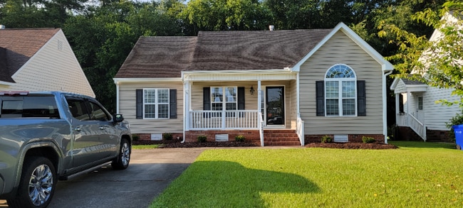 Photo - 1009 Sebring Dr House