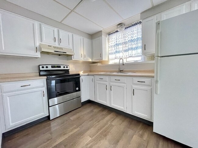 Building Photo - 242 Wimbledon Dr