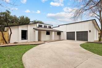 Building Photo - 1214 Phantom Valley St