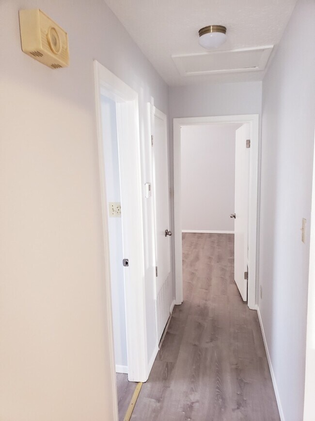 Foto del edificio - COMING SOON! Renovated - 2 Bedroom 1 Bath ...