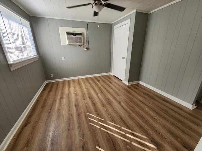 Foto del edificio - 349B HICKORY HEIGHTS - 2BD-1BA Near APSU and Downtown!!!