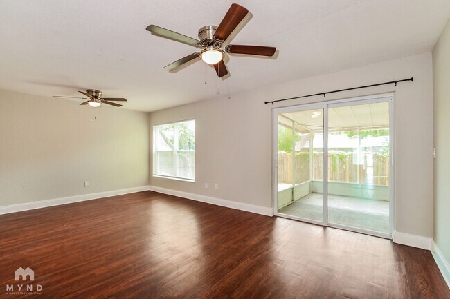 Building Photo - 209 Banyan Ct